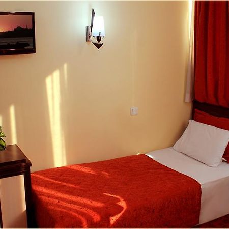 Hotel Kanada Istanbul Bagian luar foto